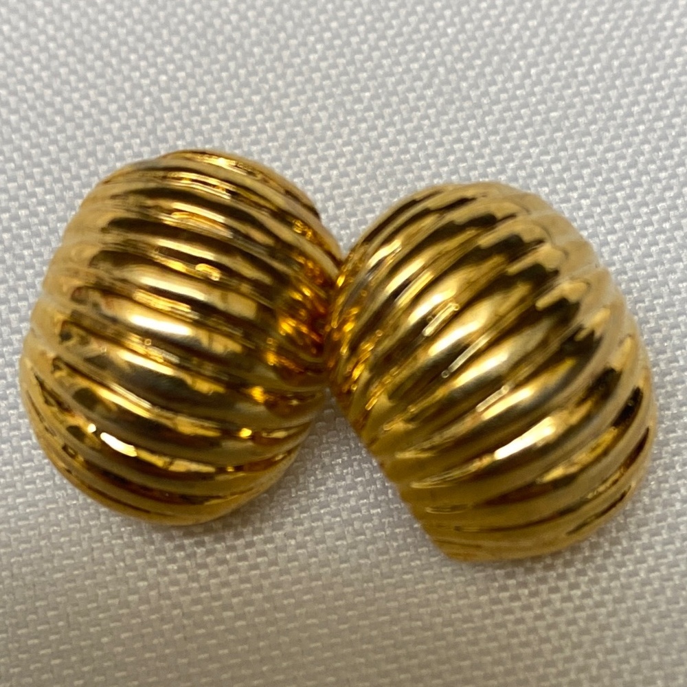 Gold Tone Ribbed Huggie Earrings Asymmetrical Metal Butterfly Back